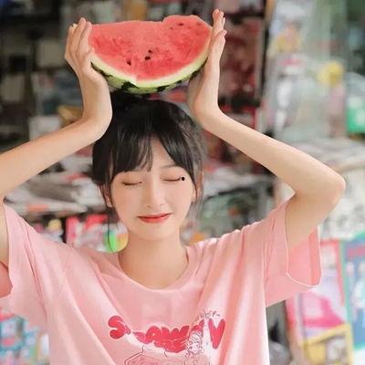 娱乐吃瓜头像图片女生,揭秘娱乐吃瓜头像中的魅力女生