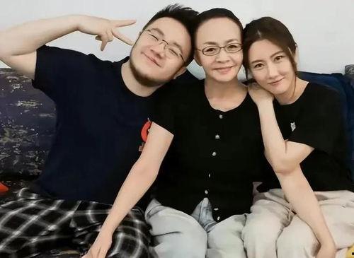 娱乐吃瓜姐妹,揭秘吃瓜姐妹们的幕后故事