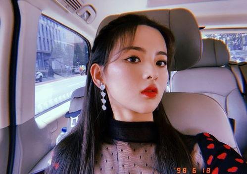 杨超越娱乐吃瓜,揭秘明星幕后趣事