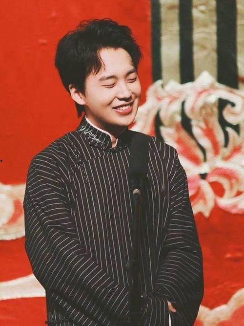 娱乐圈吃瓜郭麒麟,娱乐圈吃瓜达人，揭秘明星幕后故事