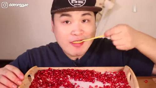 娱乐吃瓜酱石榴男孩